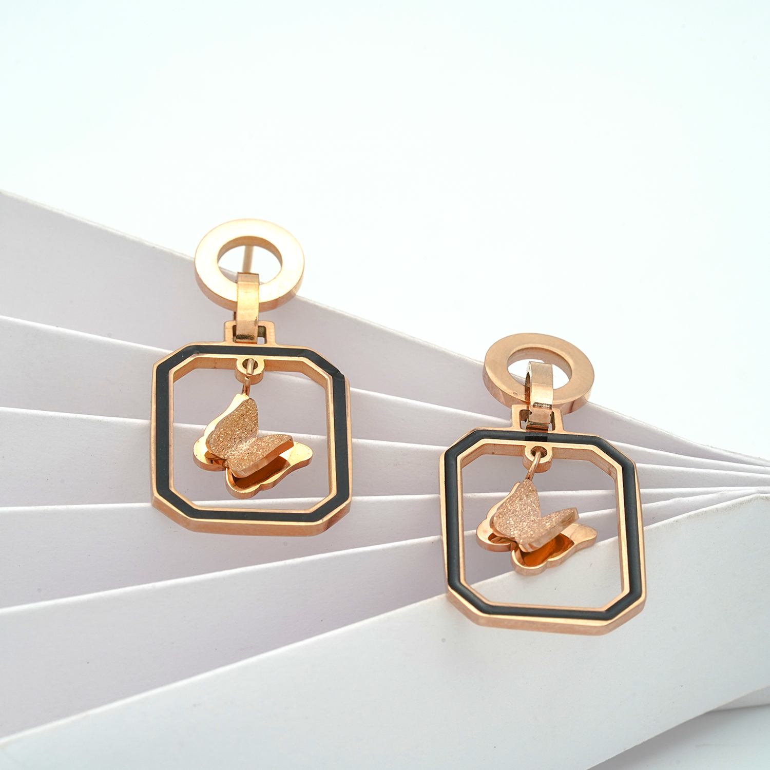 Gilded Grace: Exquisite Rosegold Women&