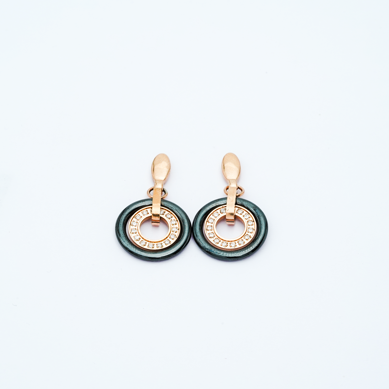 Rosegold Serenity: Elegant Women&