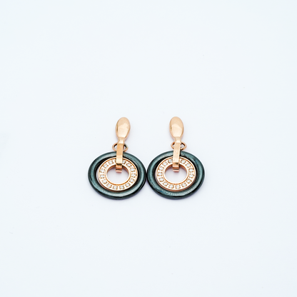 Rosegold Serenity: Elegant Women&