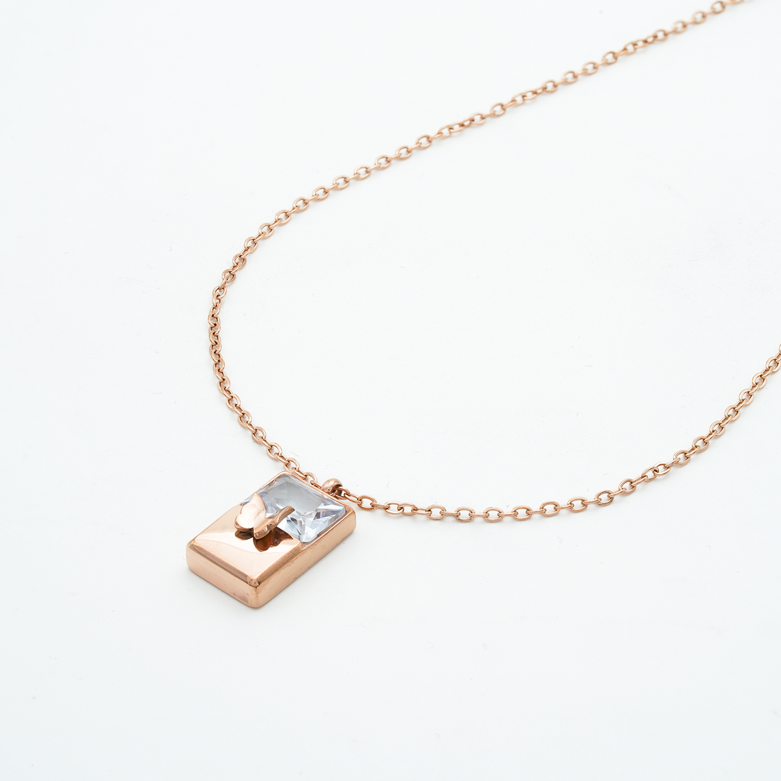 Twilight Rose: Rose Gold Necklace for Evening Glamour