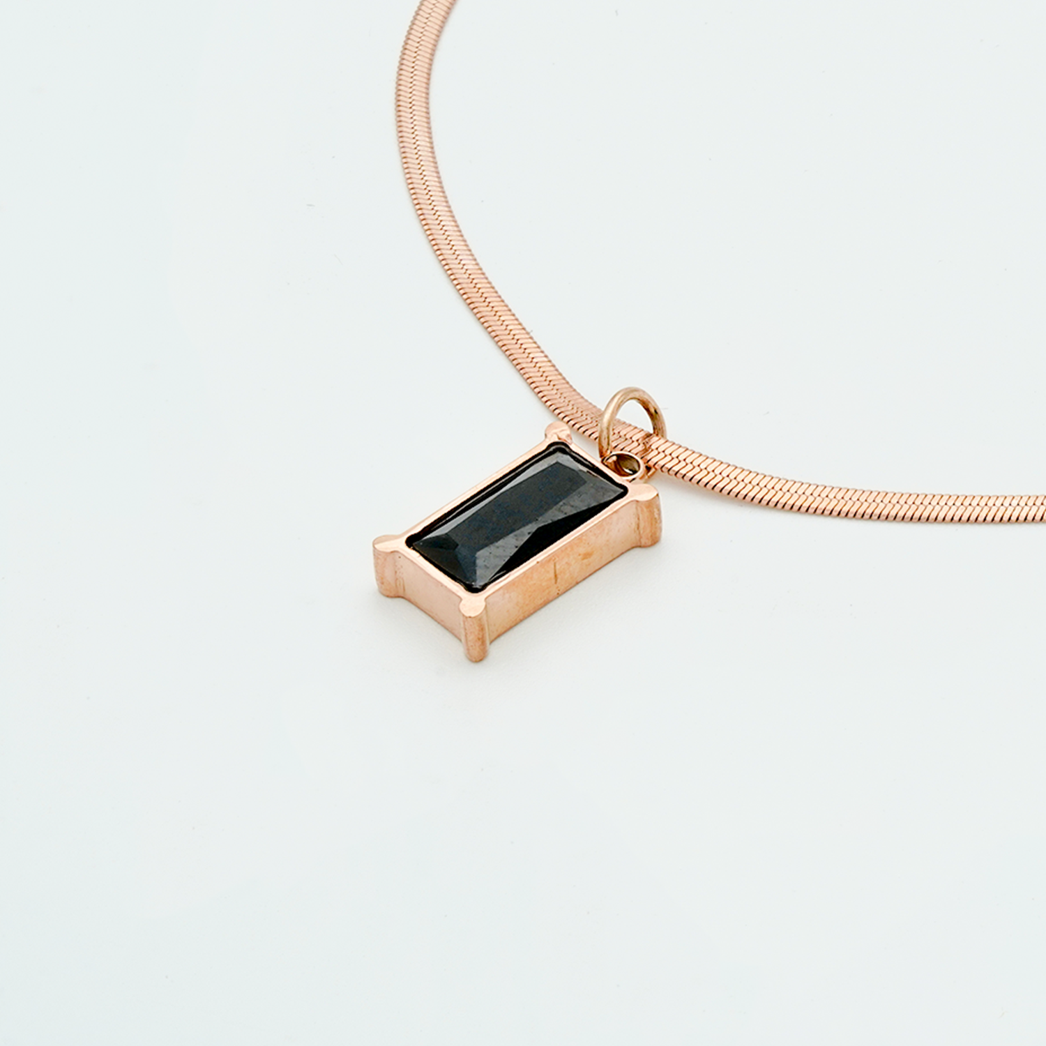 Rosegold Reverie: Enchanting Necklace for Timeless Grace